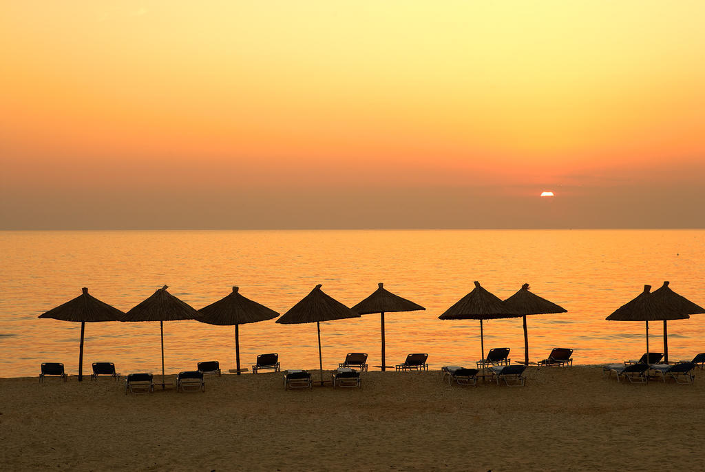 פוטוס Kamari Beach Hotel מראה חיצוני תמונה